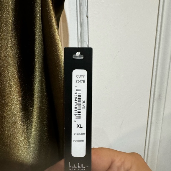 NWT Nicole Miller olive green tank top with gold accents - Picture 4 of 6